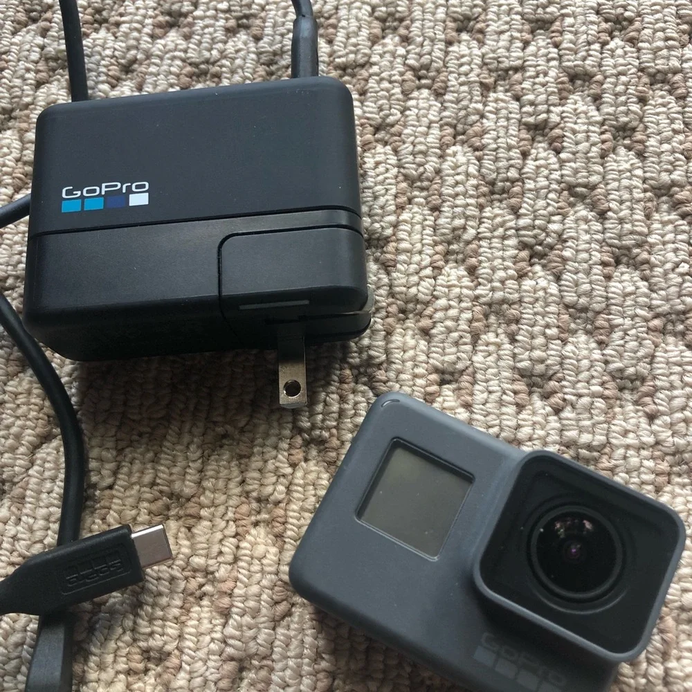 NEW Go Pro Hero 6 4k waterproof - never used. (Plus accessories)